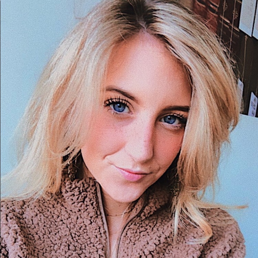 Meet your Posher, Christina